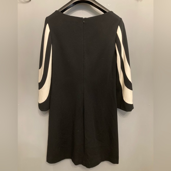 Nearly New TRINA TURK Hijinx Mod Dress with Bell Sleeves, size 6 - Picture 3 of 5